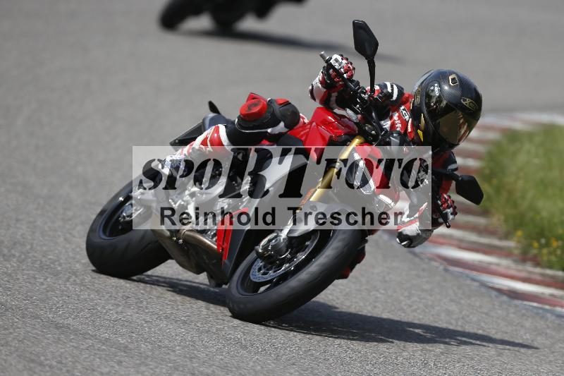 /27 12.06.2025 Ducati Schweiz Trackday Warmup  ADR/blau-bleu/ohne